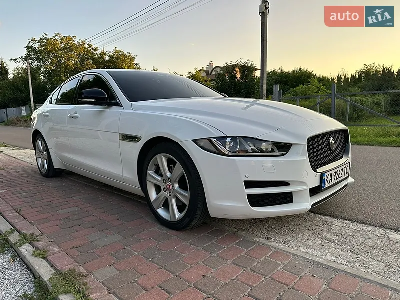 Jaguar XE