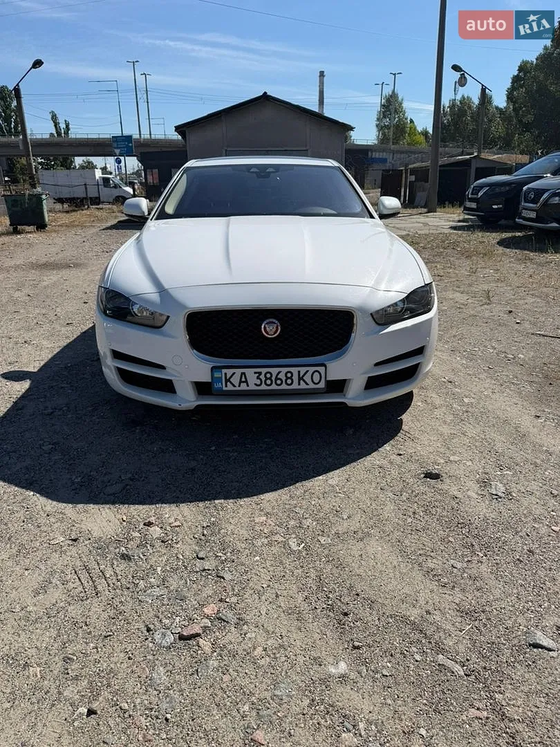 2016 Jaguar XE - мініатюра 2
