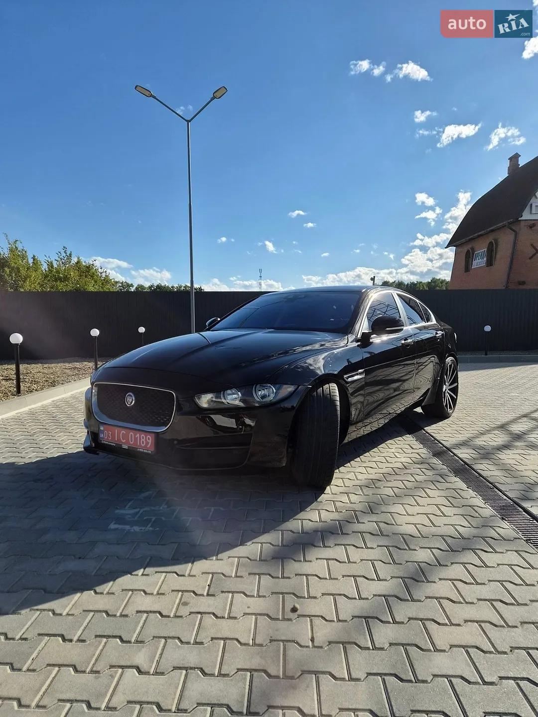 2019 Jaguar XE - мініатюра 3