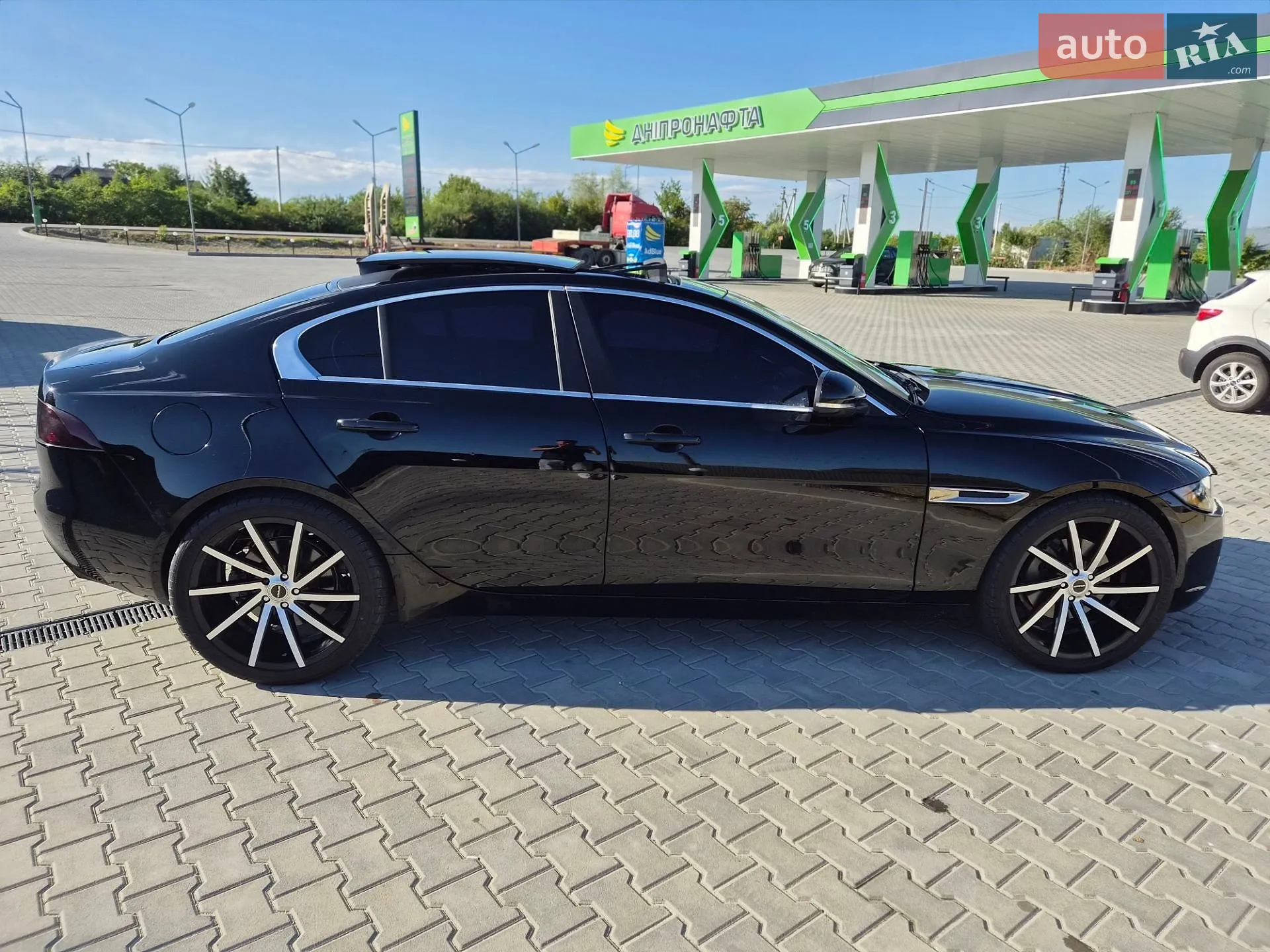 2019 Jaguar XE - мініатюра 19