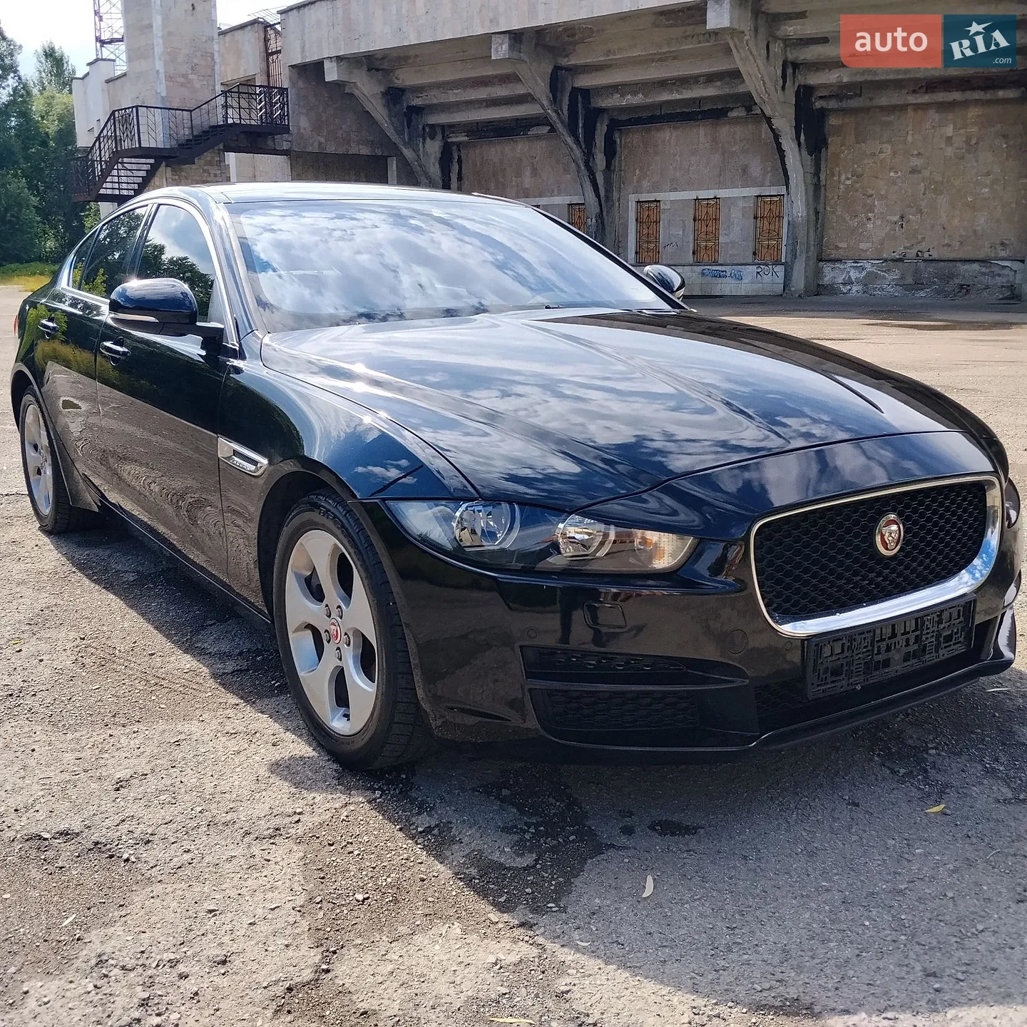 2017 Jaguar XE - мініатюра 4