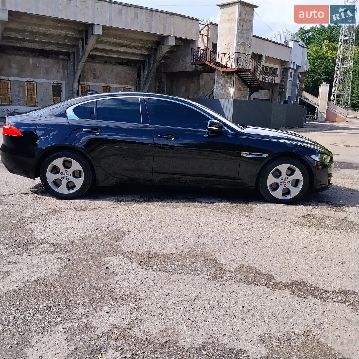 2017 Jaguar XE - мініатюра 14