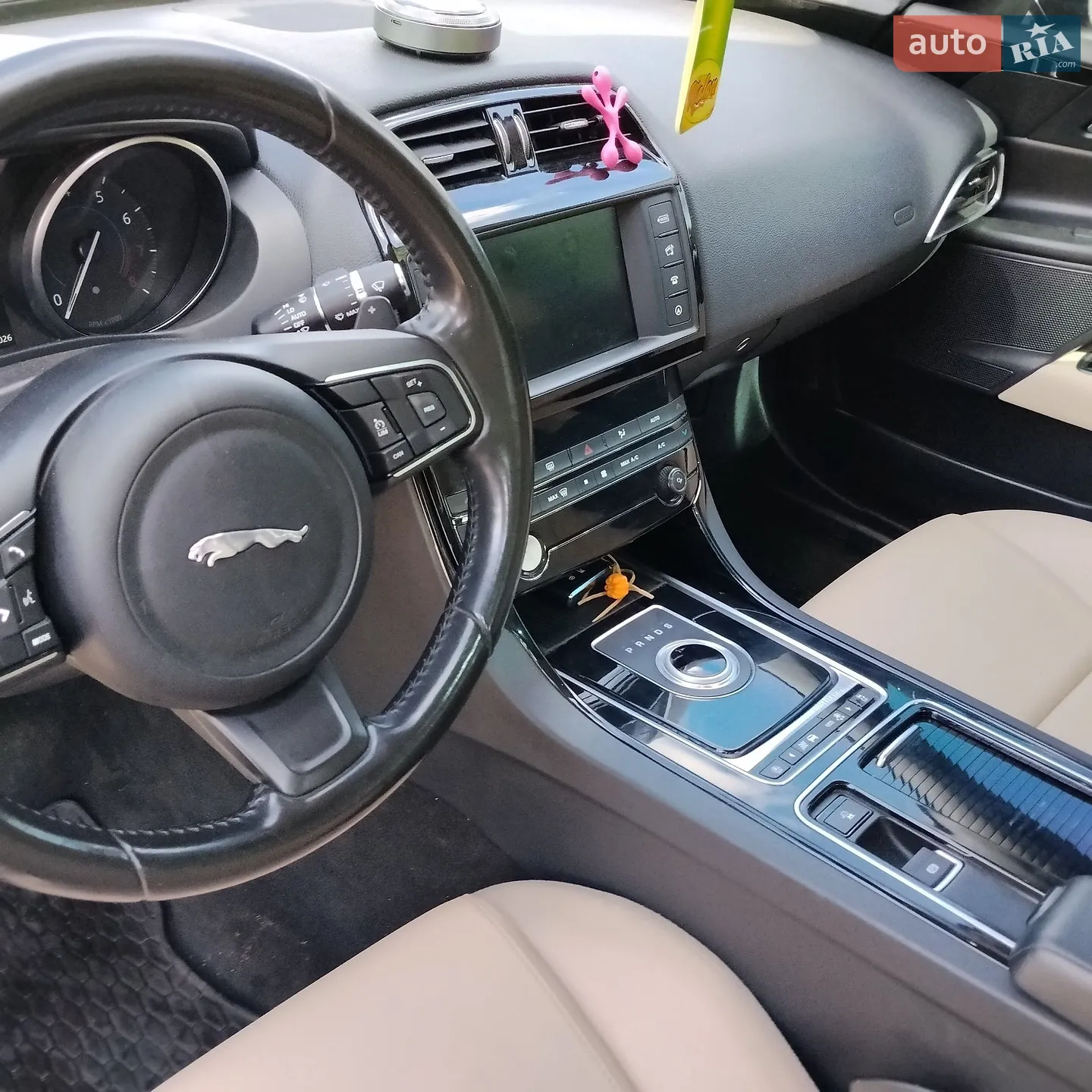 2017 Jaguar XE - мініатюра 26