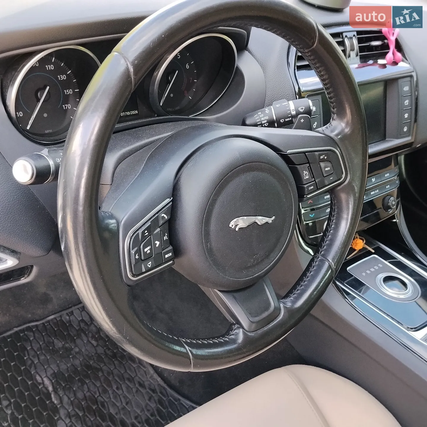 2017 Jaguar XE - мініатюра 33