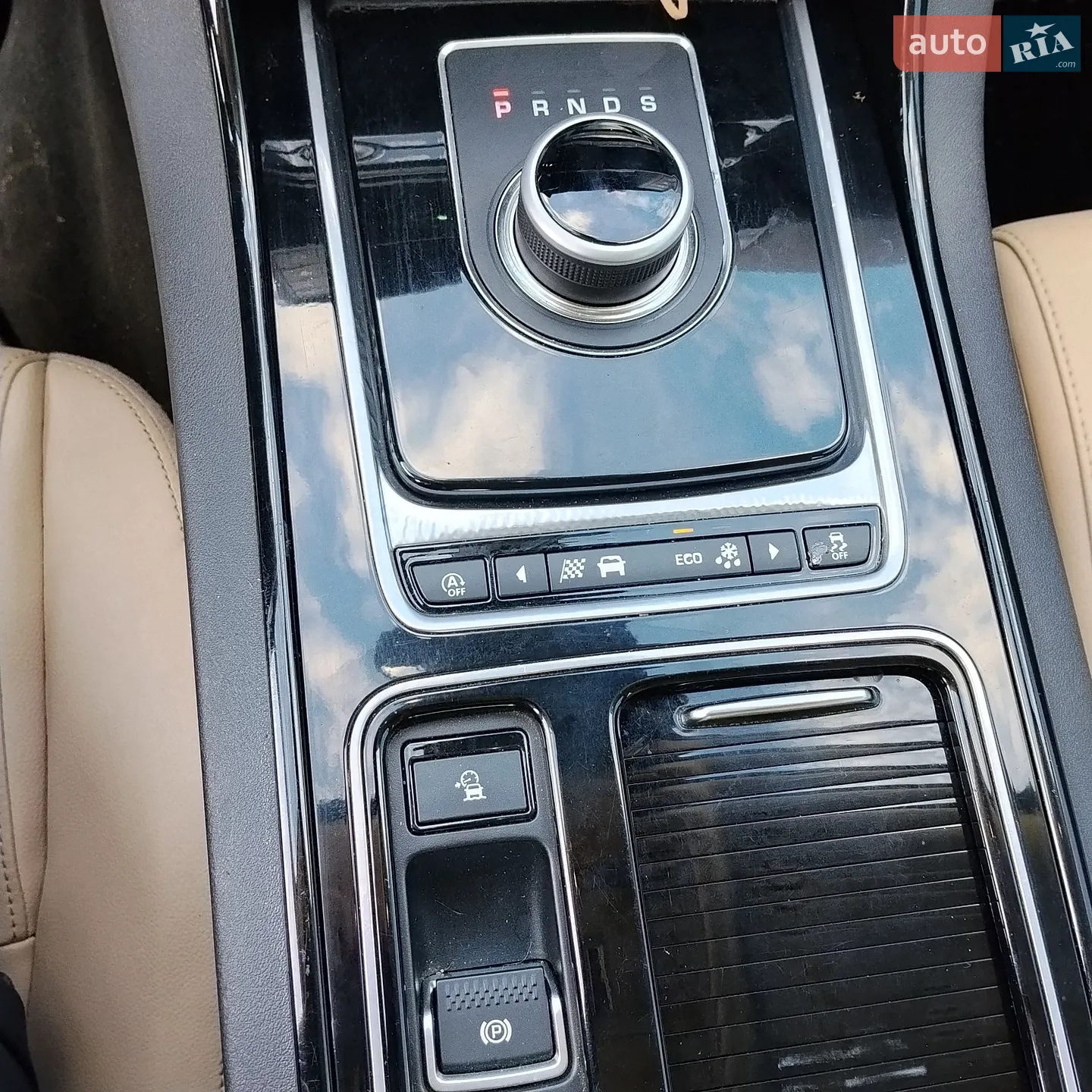 2017 Jaguar XE - мініатюра 27