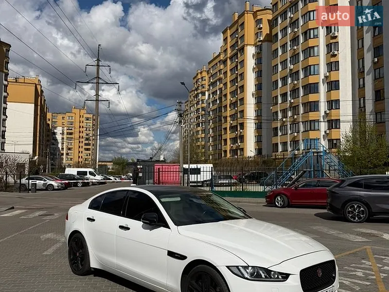 Jaguar XE