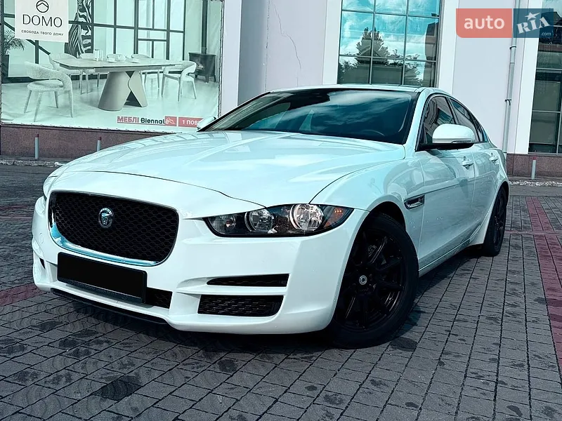 Jaguar XE