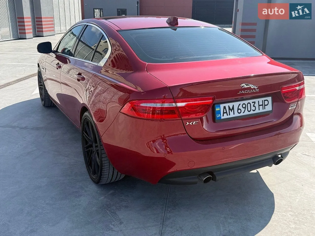 2018 Jaguar XE - мініатюра 36