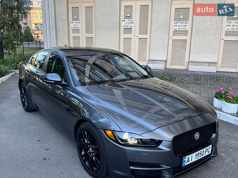 Jaguar XE