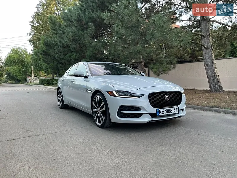 Jaguar XE