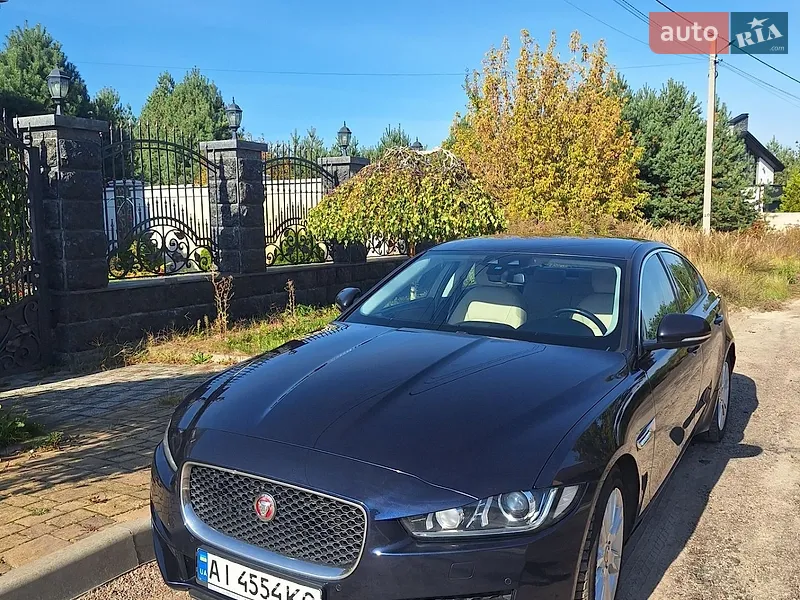 Jaguar XE