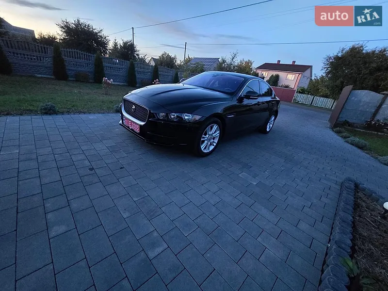 Jaguar XE