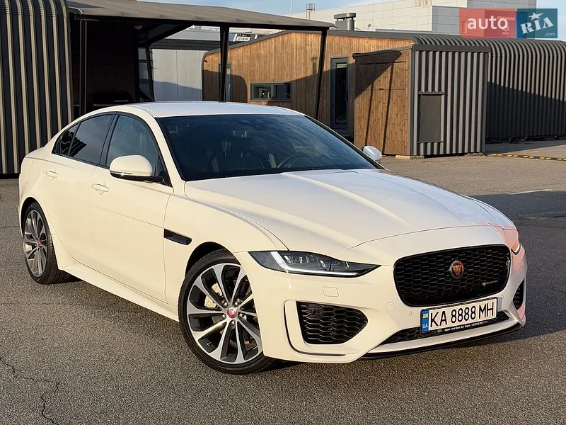 Jaguar XE