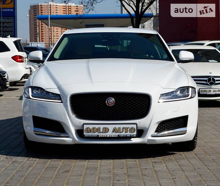 Седан Jaguar XF 2016 в Одесі
