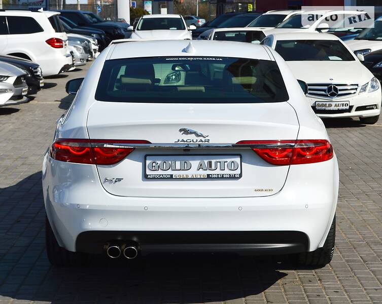 Седан Jaguar XF 2016 в Одесі