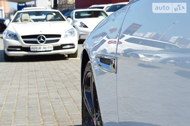 Седан Jaguar XF 2016 в Одесі