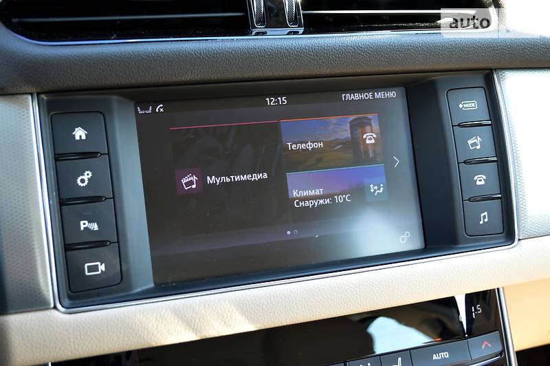 Седан Jaguar XF 2016 в Одесі