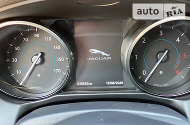 Седан Jaguar XF 2016 в 