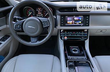 Седан Jaguar XF 2015 в Киеве