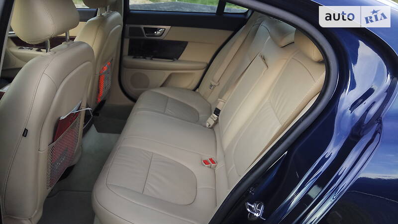 Седан Jaguar XF 2010 в Фастове