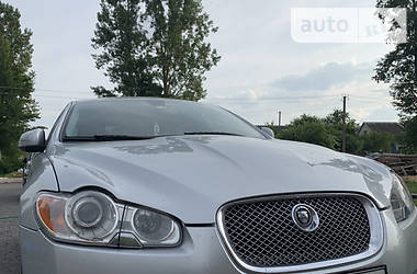 Седан Jaguar XF 2008 в Шумську