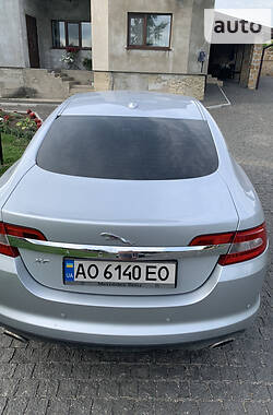 Седан Jaguar XF 2008 в Шумске