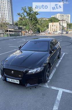 Седан Jaguar XF 2016 в Киеве