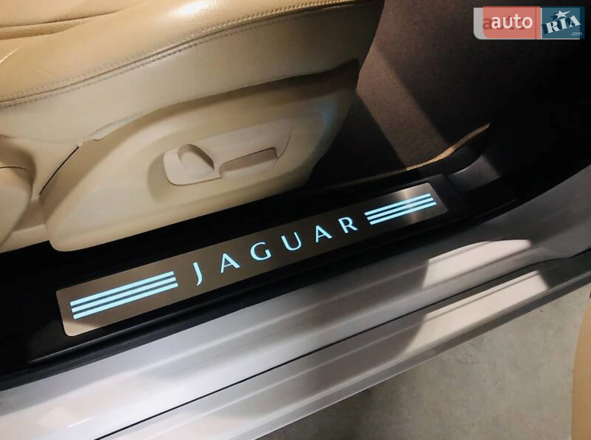 2012 Jaguar XF - мініатюра 12