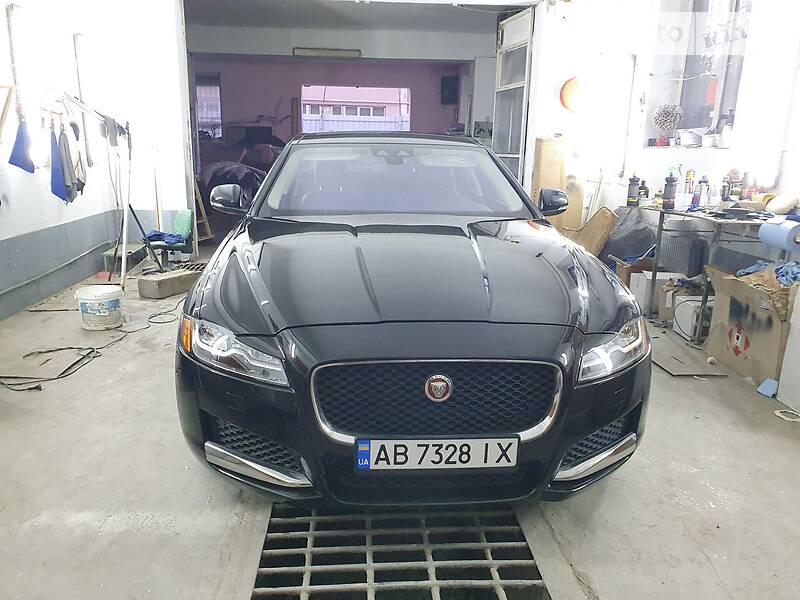 Седан Jaguar XF 2016 в Виннице