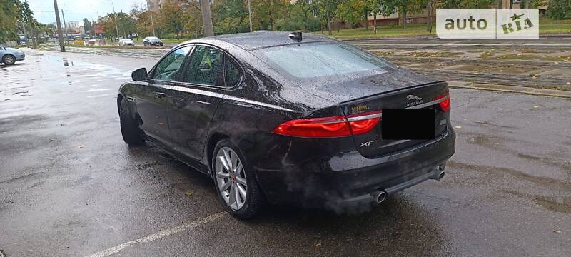 Седан Jaguar XF 2016 в Киеве