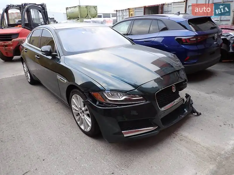 Jaguar XF