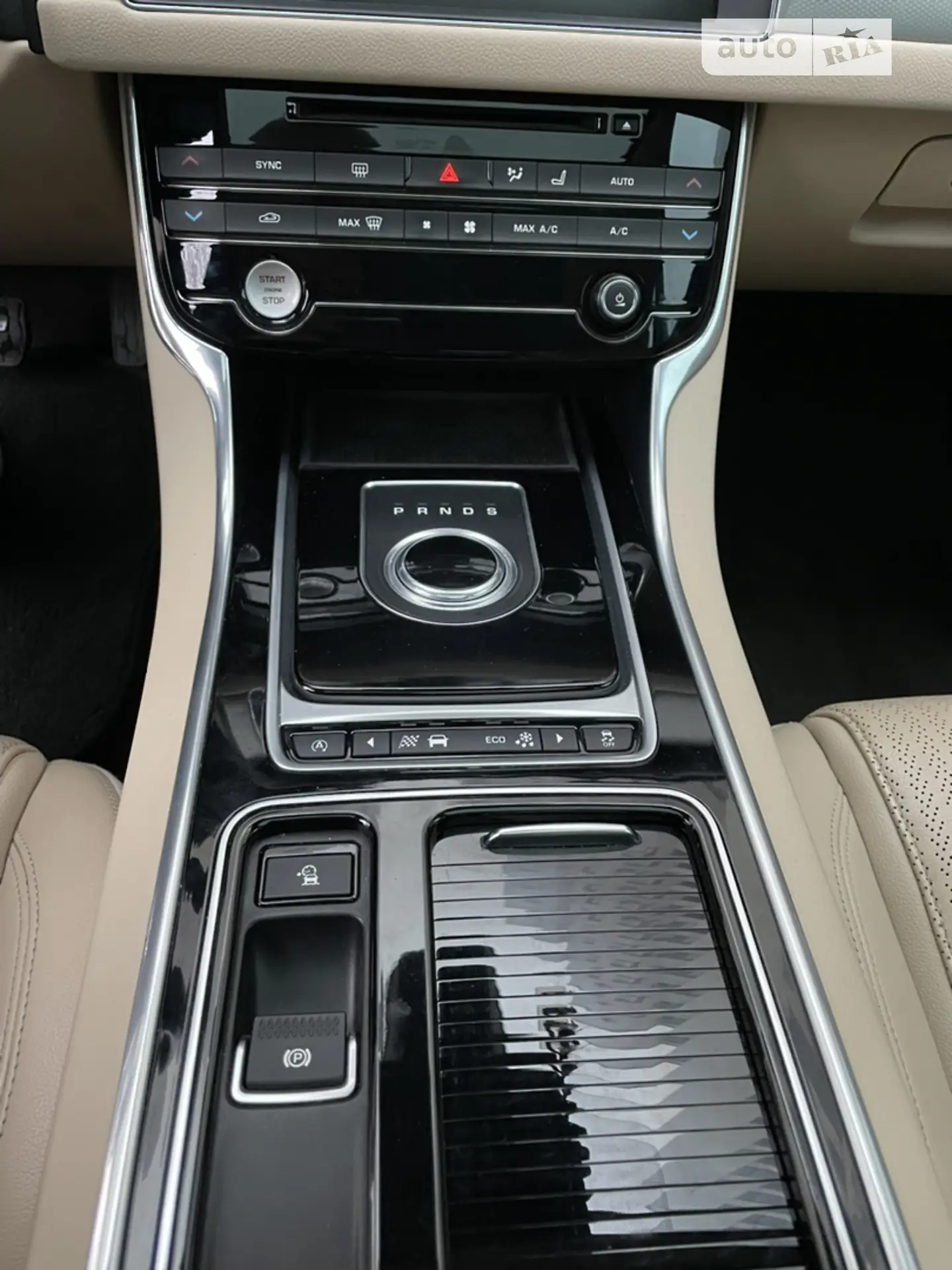 2016 Jaguar XF - мініатюра 14