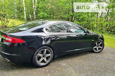 Седан Jaguar XF 2008 в Львові