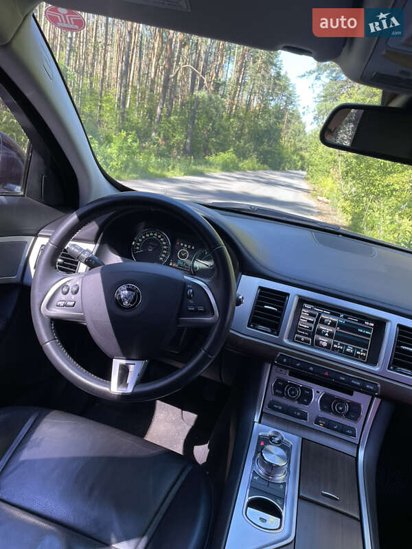 Седан Jaguar XF 2015 в Бердичеве