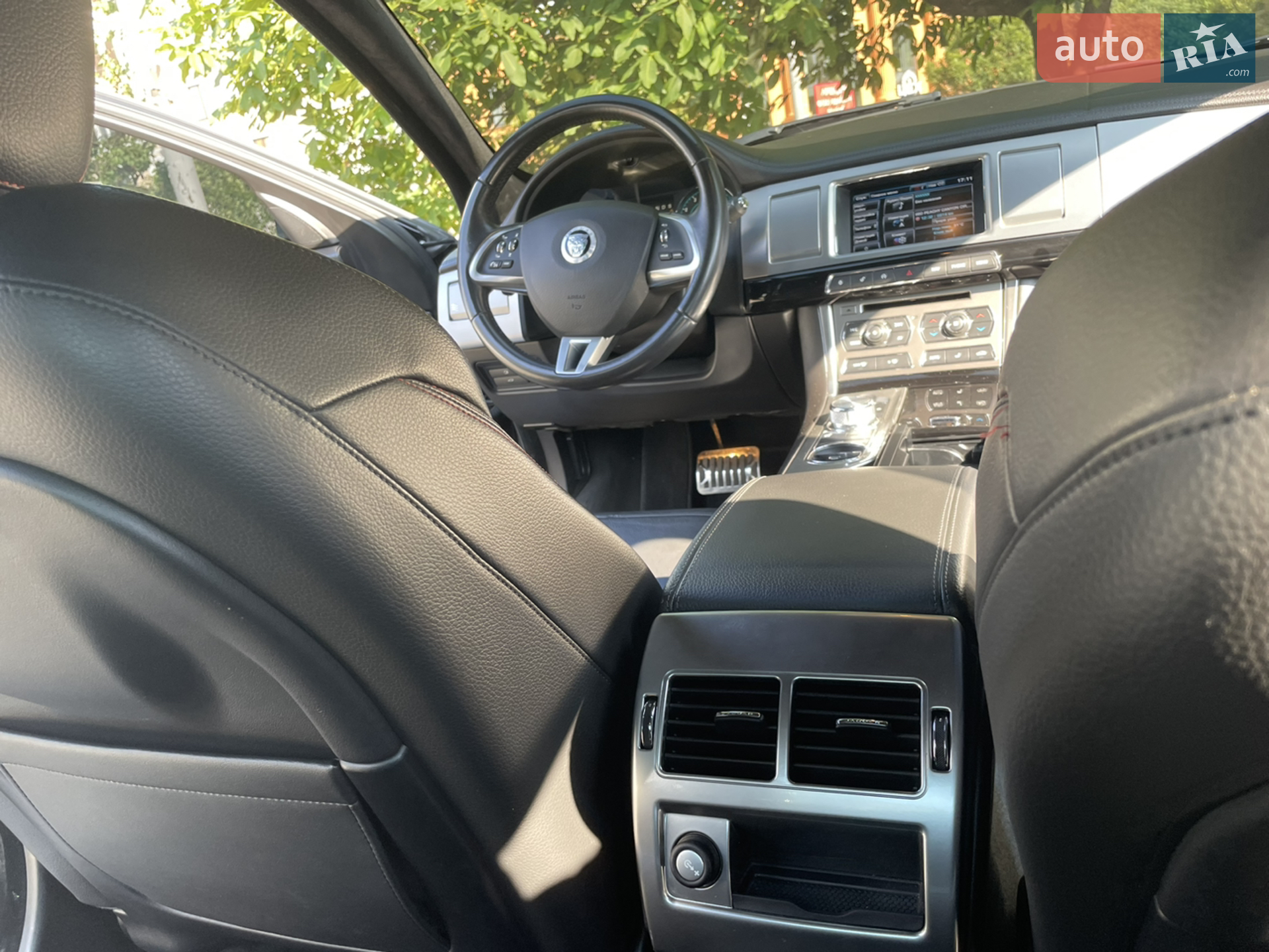 2015 Jaguar XF - мініатюра 36