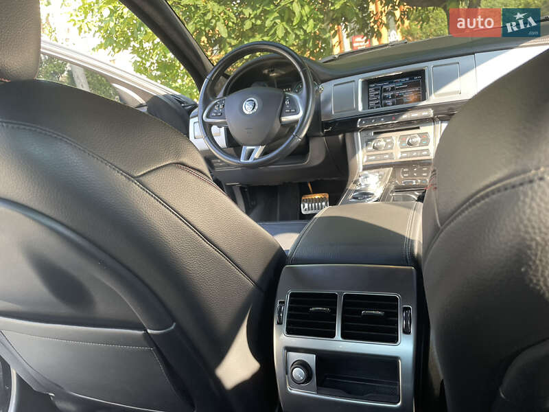 Седан Jaguar XF 2015 в Одессе