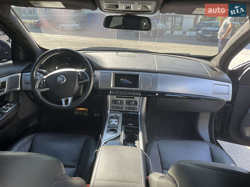Седан Jaguar XF 2015 в Одессе