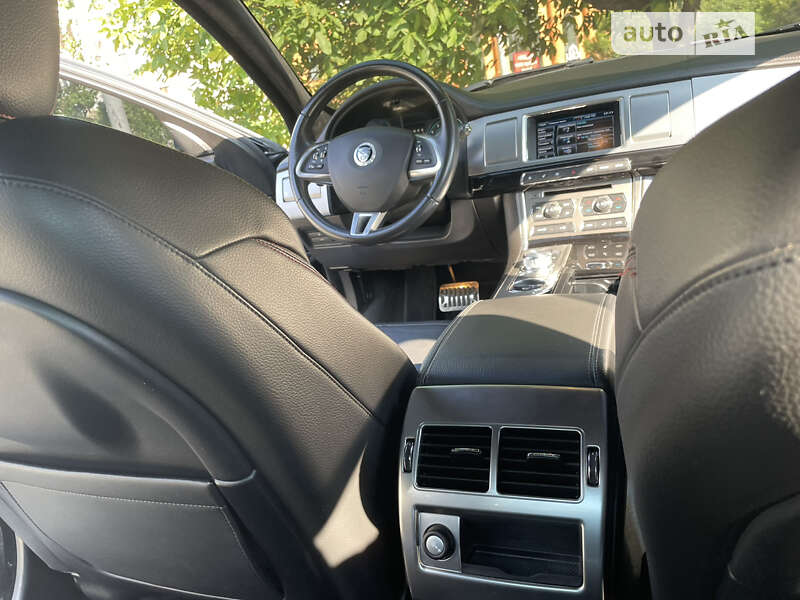 Седан Jaguar XF 2015 в Одессе