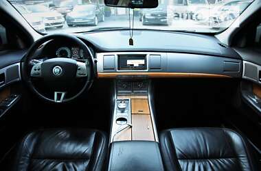 Седан Jaguar XF 2008 в 