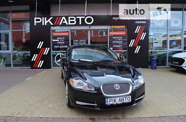 Седан Jaguar XF 2009 в Львові