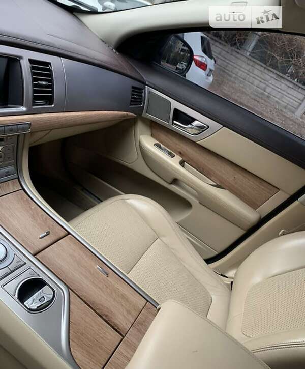 Седан Jaguar XF 2008 в Виннице