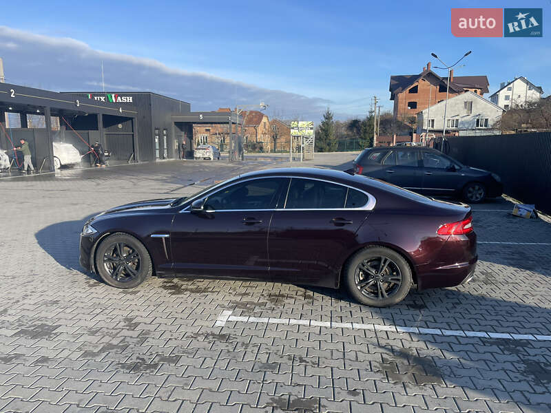 Седан Jaguar XF 2013 в Львове
