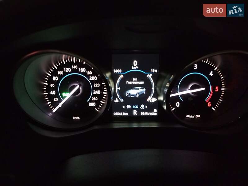 Седан Jaguar XF 2016 в Києві
