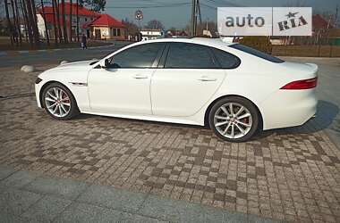 Седан Jaguar XF 2016 в Киеве