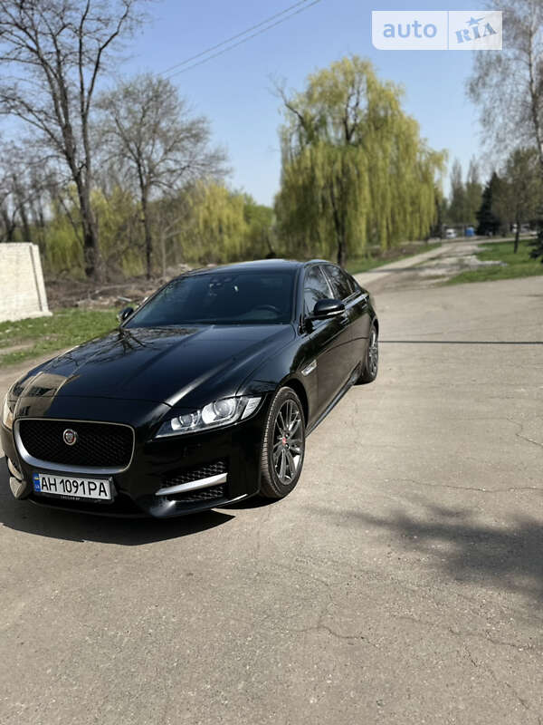 Седан Jaguar XF 2017 в Межовій