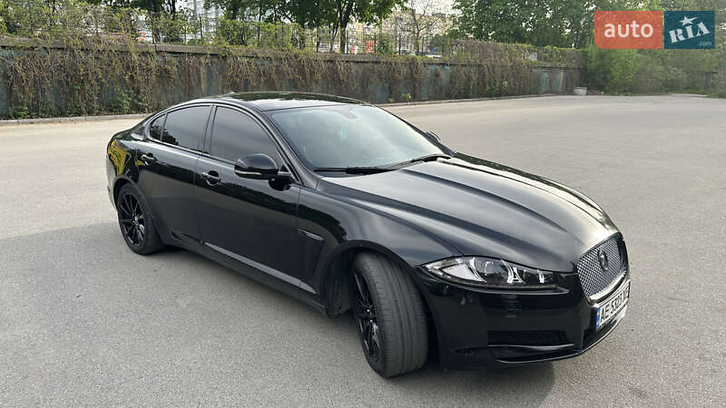 Седан Jaguar XF 2013 в Дніпрі