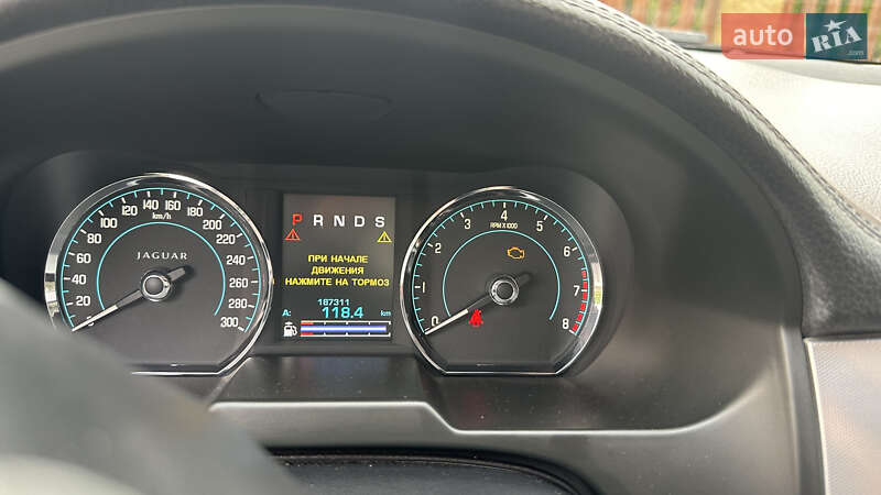 Седан Jaguar XF 2013 в Дніпрі