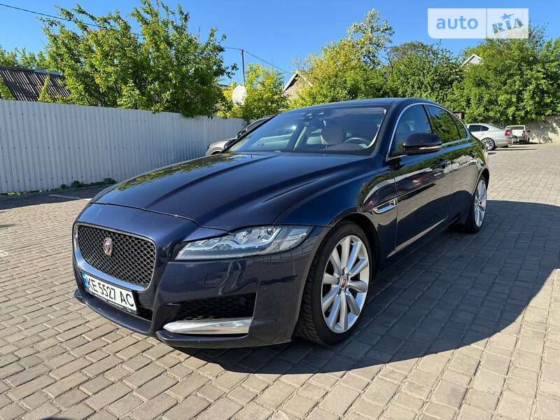 Седан Jaguar XF 2016 в Кривому Розі