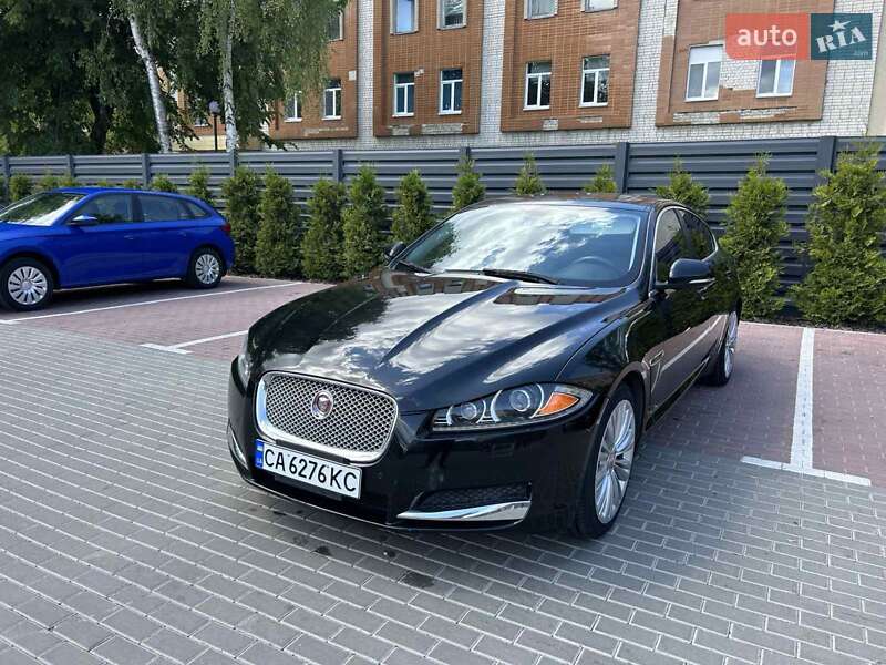 Седан Jaguar XF 2015 в Черкасах