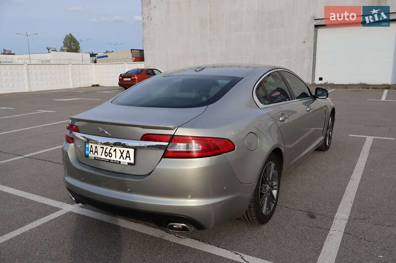 Седан Jaguar XF 2010 в Киеве